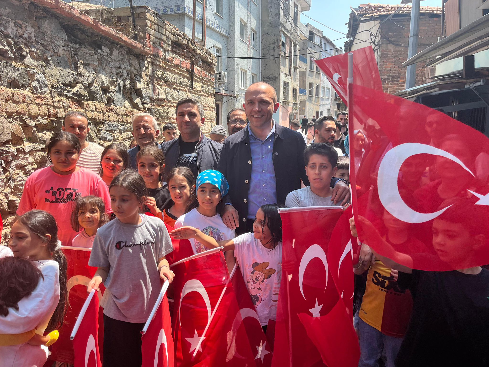 19 MAYIS COŞKUSU SOKAKLARA TAŞTI