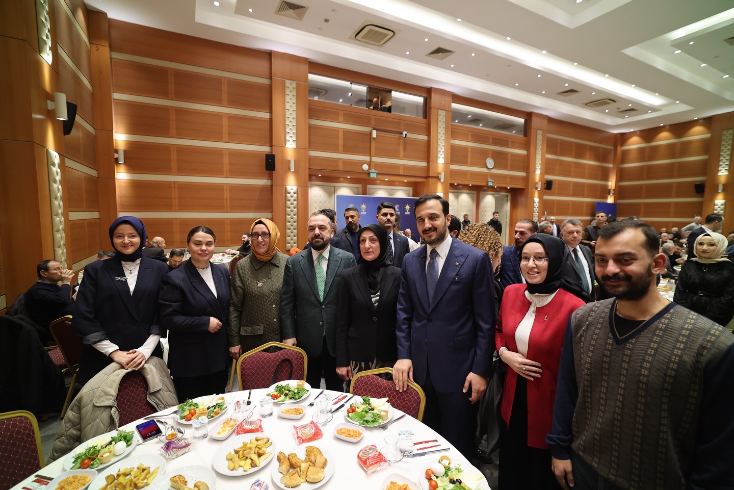 BASIN EMEKÇİLERİ AK PARTİ İSTANBUL İL BAŞKANLIĞI’NDA AĞIRLANDI